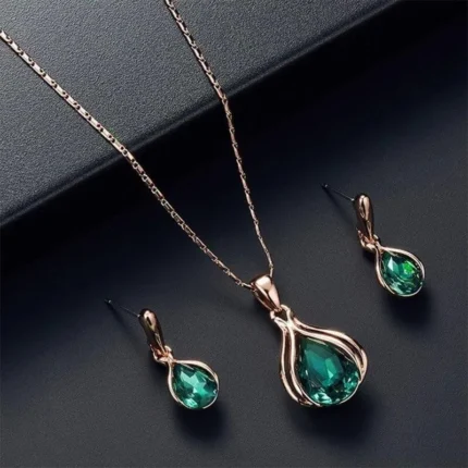 Vintage Women Elegant Waterdrop Crystal Zircon Pendant